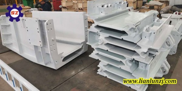 刮板機(jī)<i style='color:red'>中部槽</i>廠家為您分析刮板機(jī)<i style='color:red'>中部槽</i>的材質(zhì)有哪些？