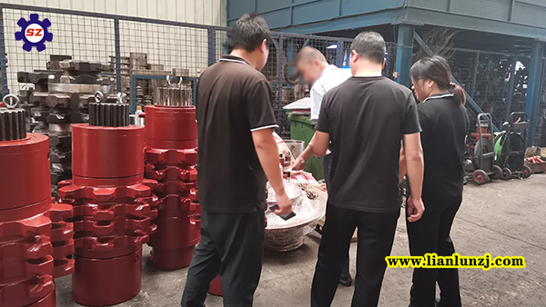 貴陽彭總開展刮板機配件業務，來我廠考察參觀！